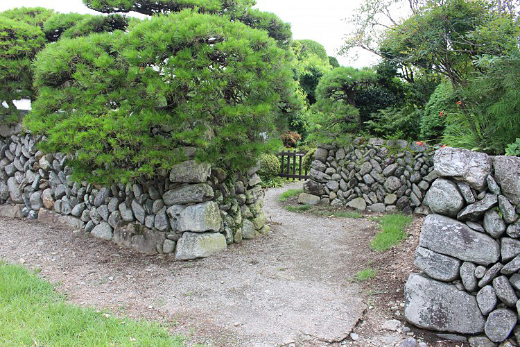 違い曲輪の写真