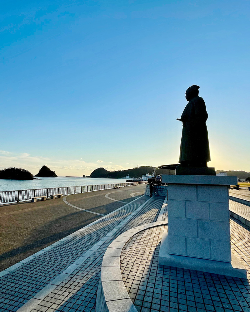 坂本龍馬の像の写真