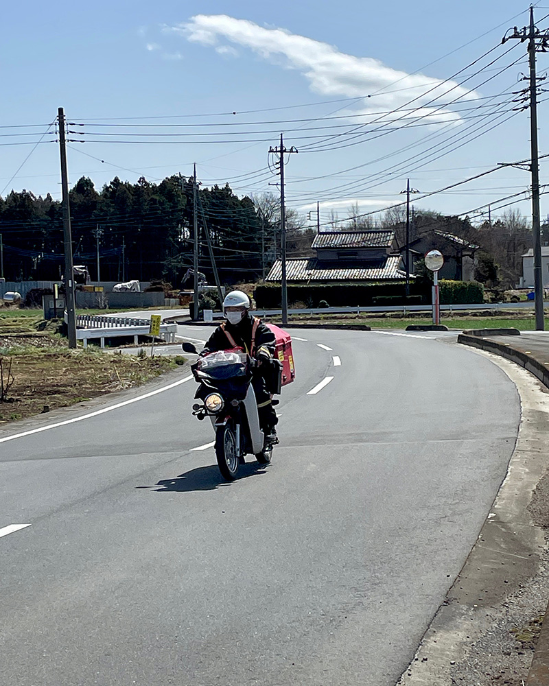 鎌倉街道が続いていく写真