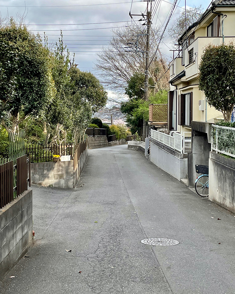 街道が続いていく写真