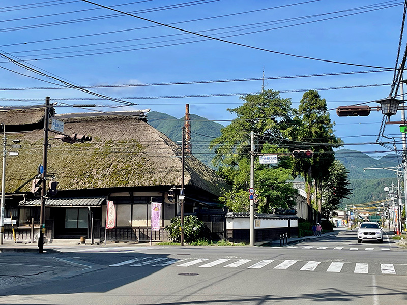 「戸倉駅入口」交差点、ここから北国街道だの写真