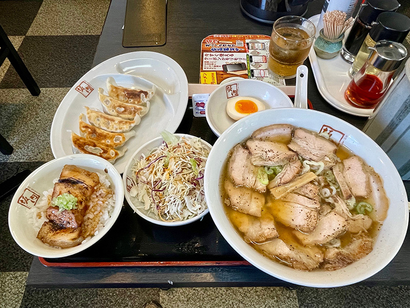 食べ過ぎた写真