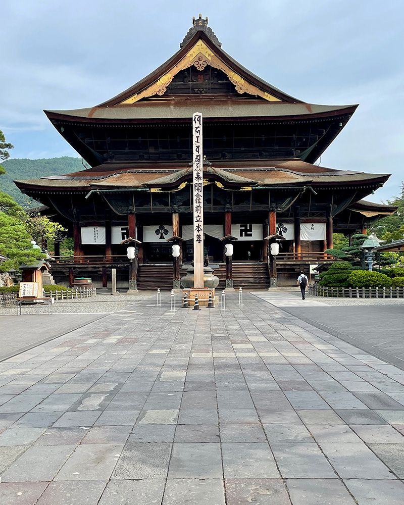 善光寺本堂、でかい!写真