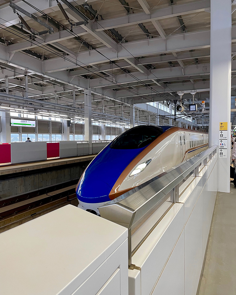 北陸新幹線で東京への写真