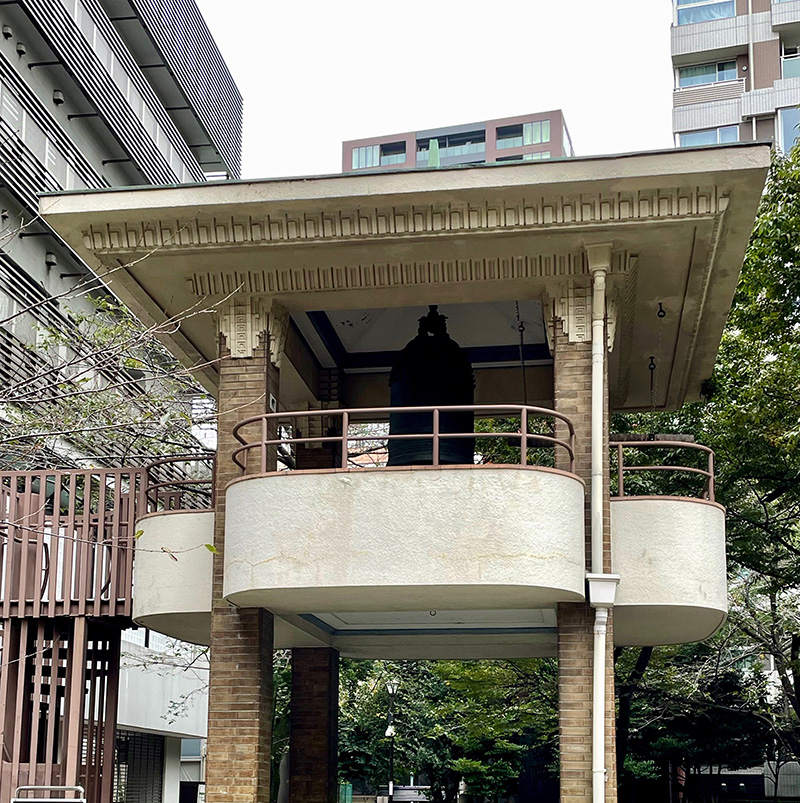 江戸町民に時を告げた「時の鐘」、本石町から十思公園に移設された写真